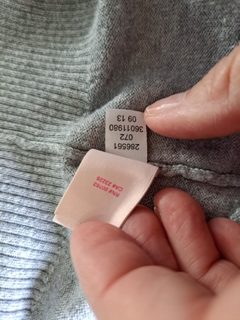 Victorias Secret Cashmere Bld Gray Off Shoulder Ribbed Knit Oversized Sweater M - Picture 9 of 9